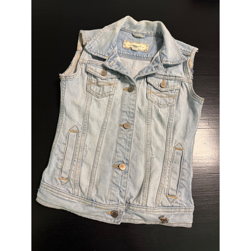 Abercrombie & Fitch Light Wash Denim Vest